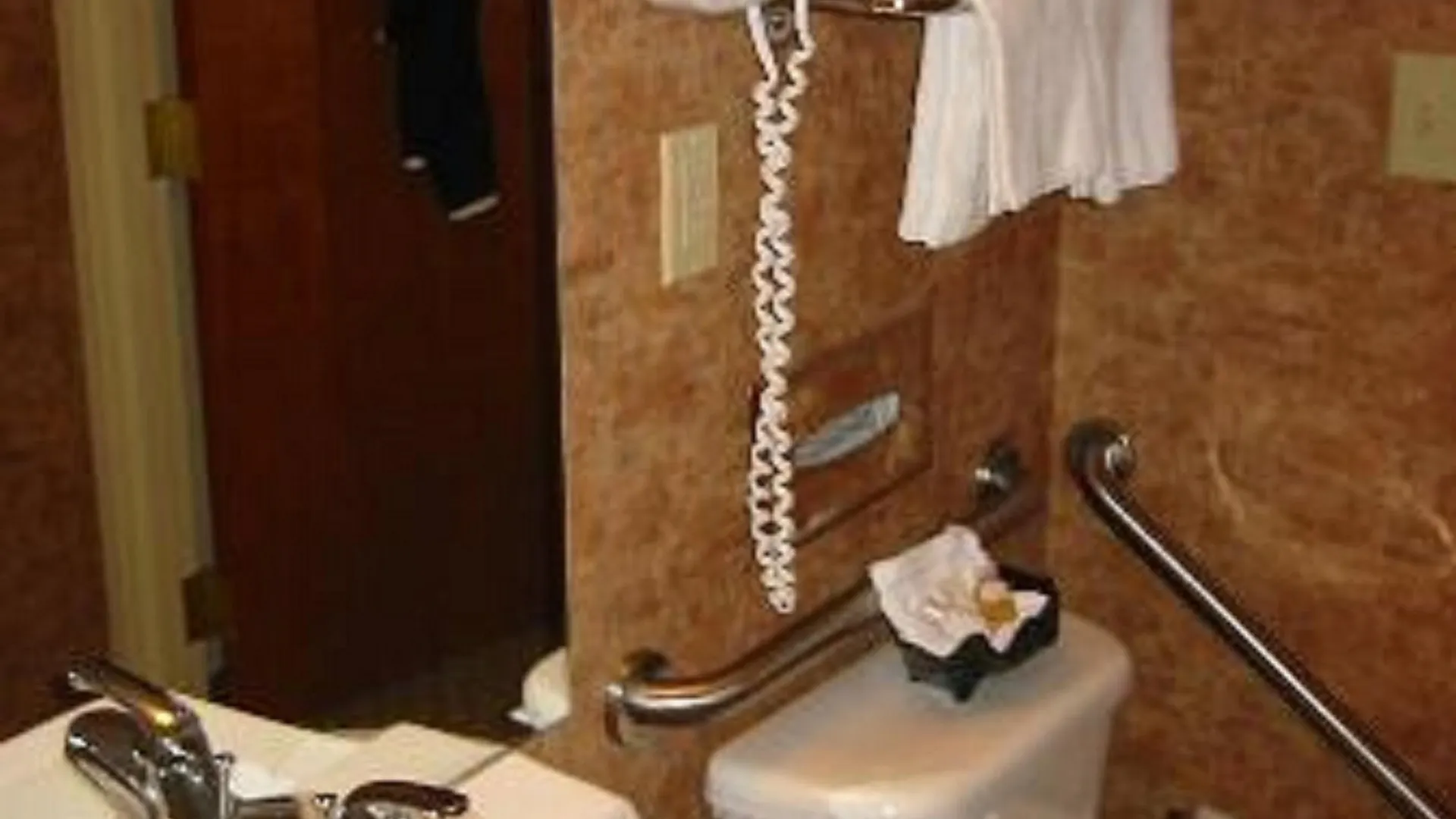 Red Lion Inn & Suites Long Island City New York Hotel