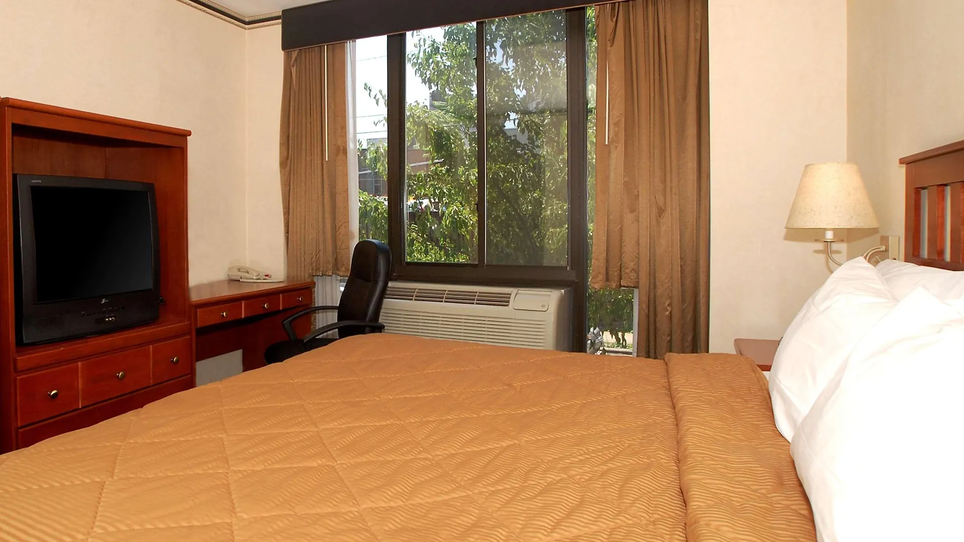Red Lion Inn & Suites Long Island City New York