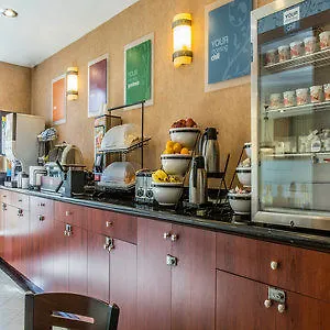 Red Lion Inn & Suites Long Island City New York