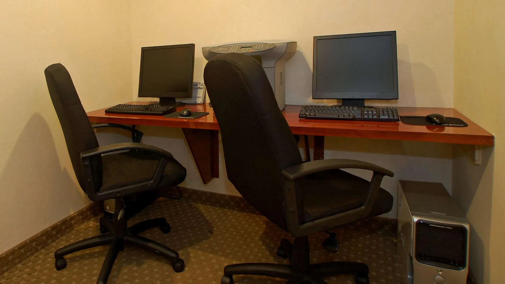Red Lion Inn & Suites Long Island City Нью-Йорк